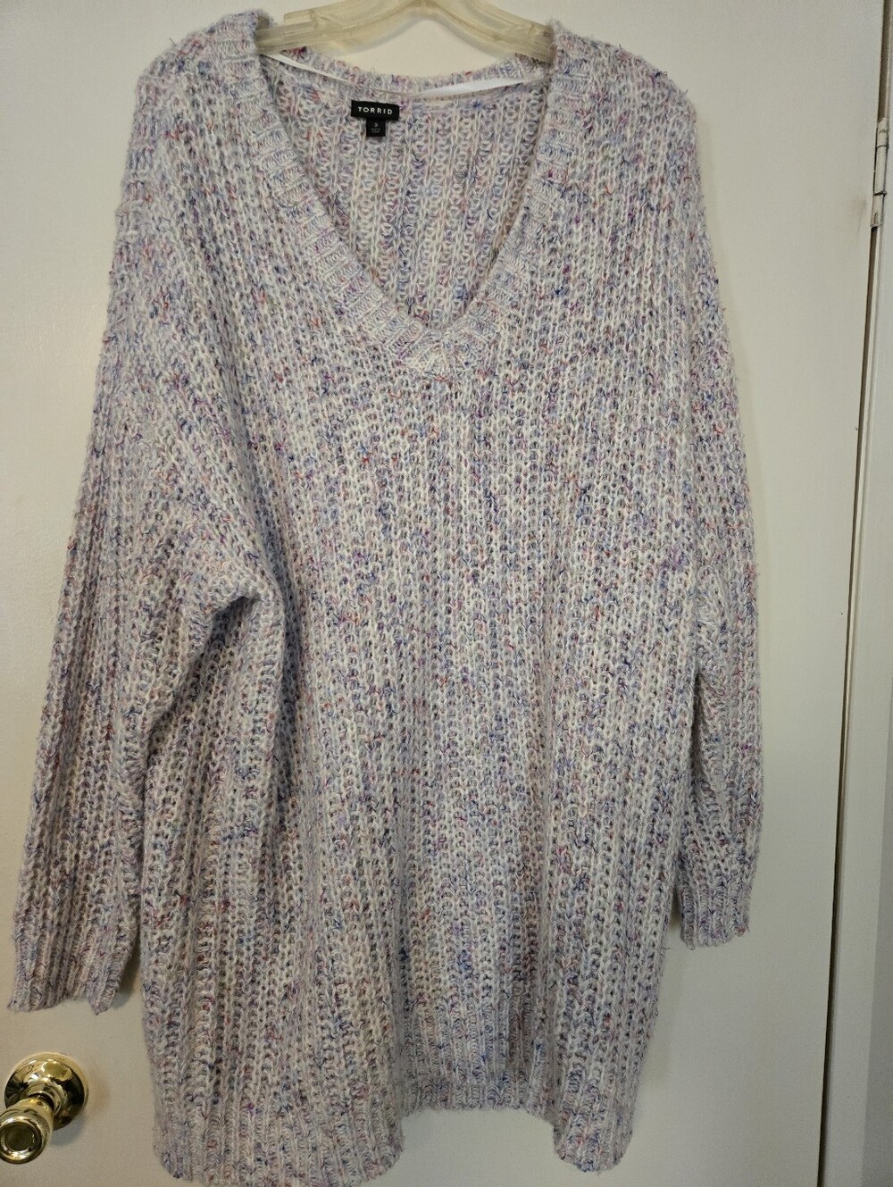Torrid Lavender Multi-Color Fleck V-Neck Sweater. New and never Worn